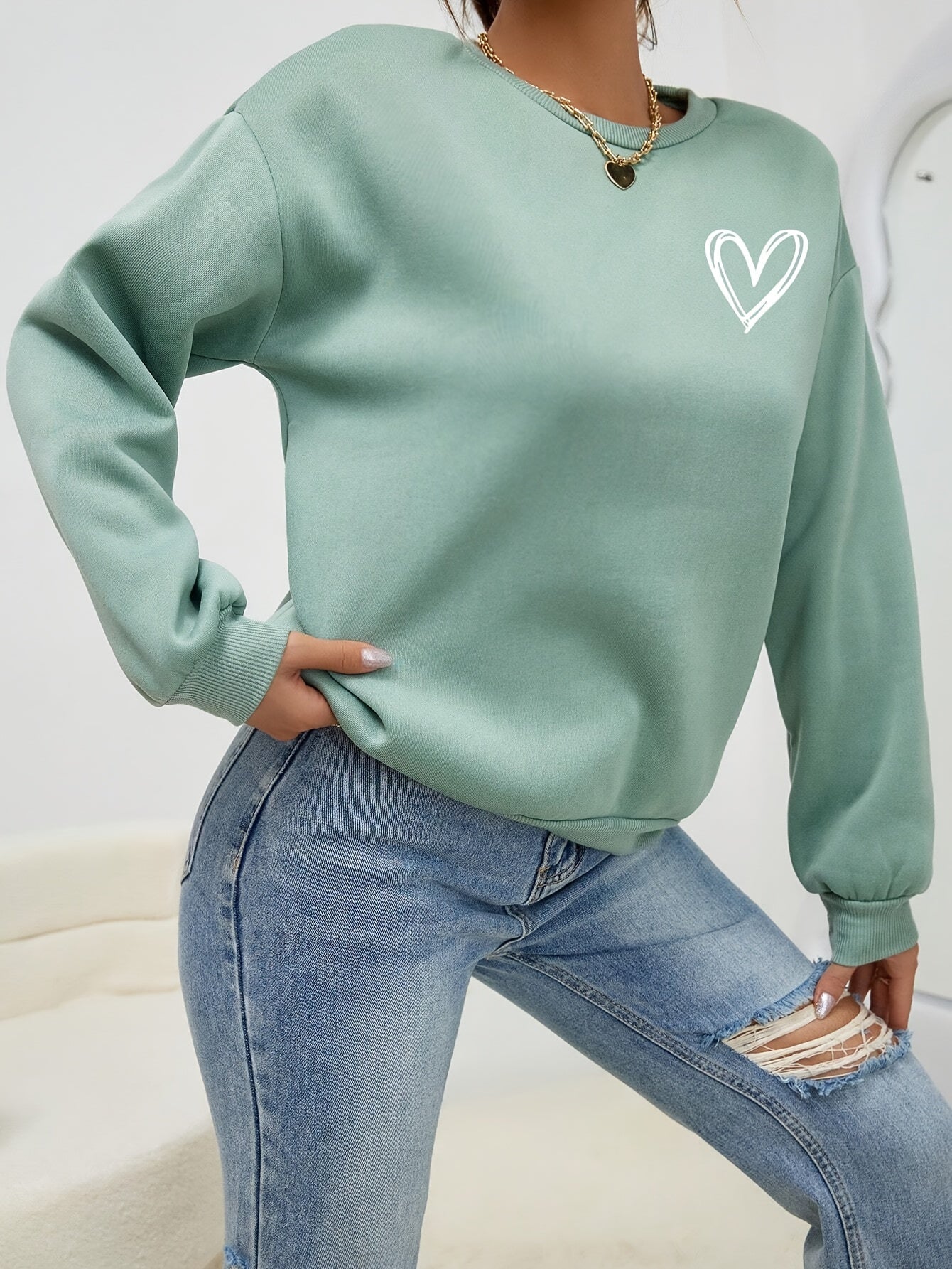 Novara™ - Minimalist Cozy Sweatshirt